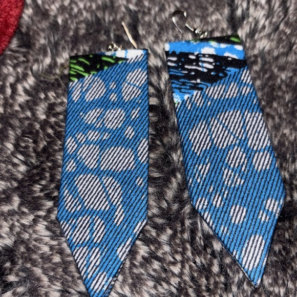 Ankara fabric handmade rectangular earrings - Picture 4 of 8